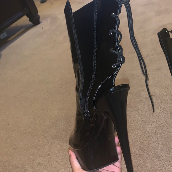 Heels - Picture 5 of 5